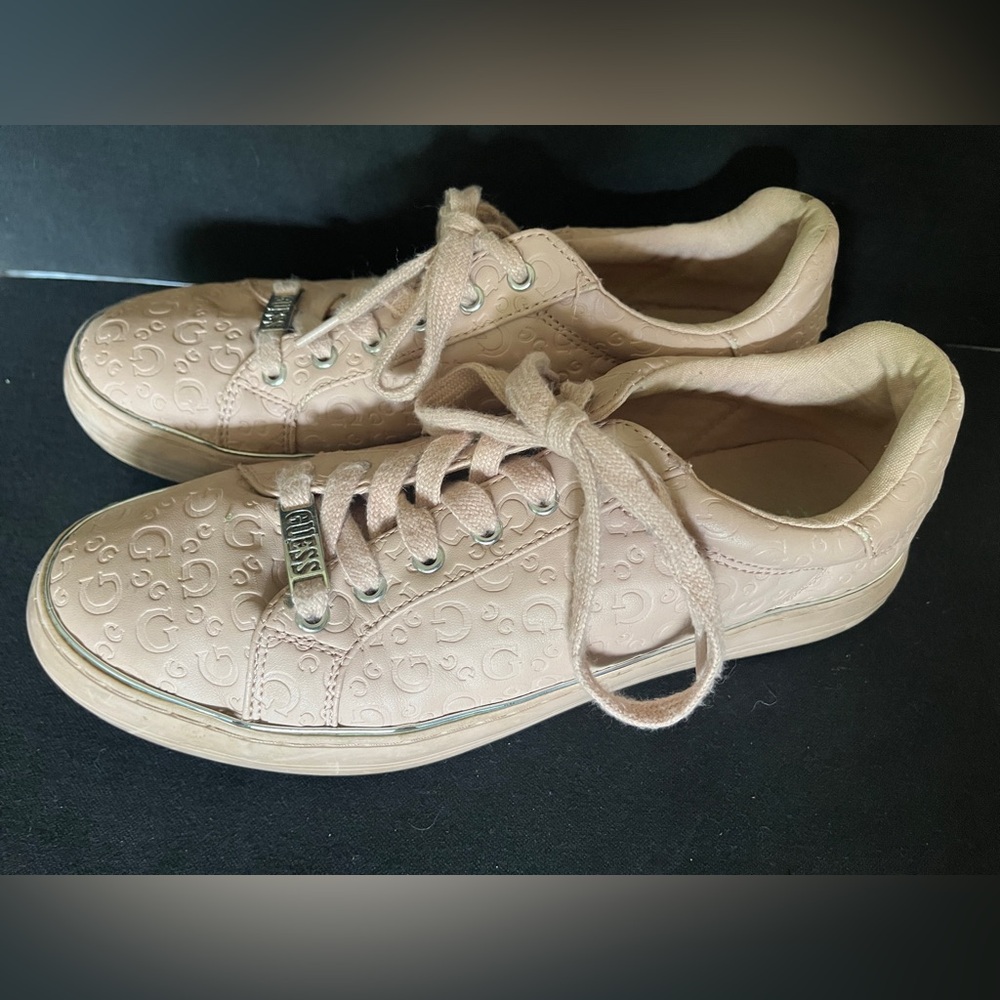 Guess Pink logo Sneakers with Classic Silhouette size 9.5